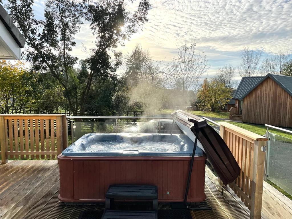 Sparrowhawk Cottage With Hot Tub Newton Stewart Exterior foto