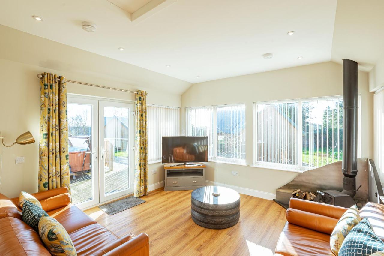 Sparrowhawk Cottage With Hot Tub Newton Stewart Exterior foto